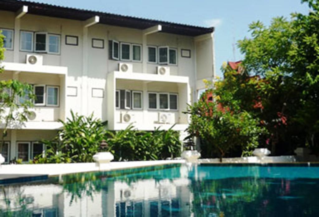 Changpuak Hotel Chiang Mai Exteriör bild