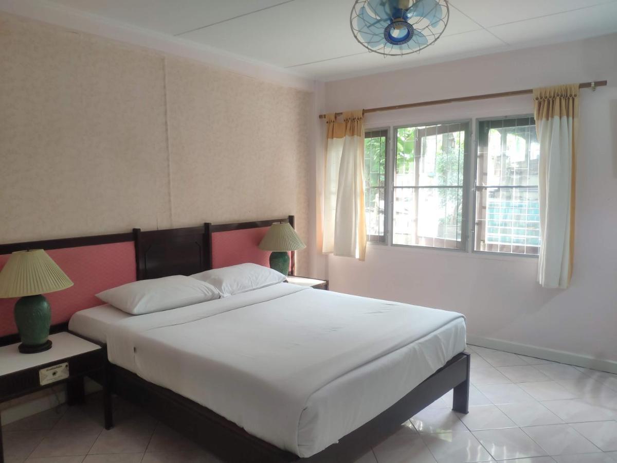 Changpuak Hotel Chiang Mai Exteriör bild