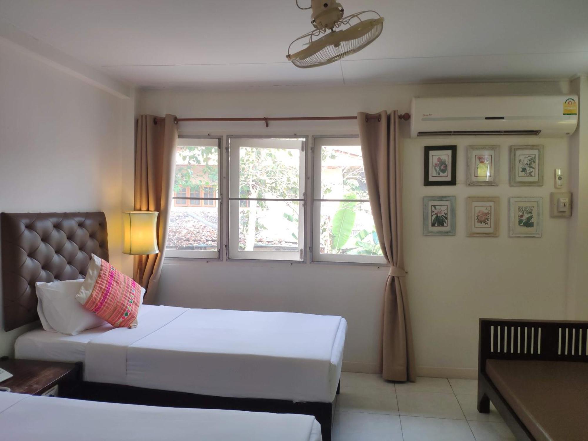 Changpuak Hotel Chiang Mai Exteriör bild