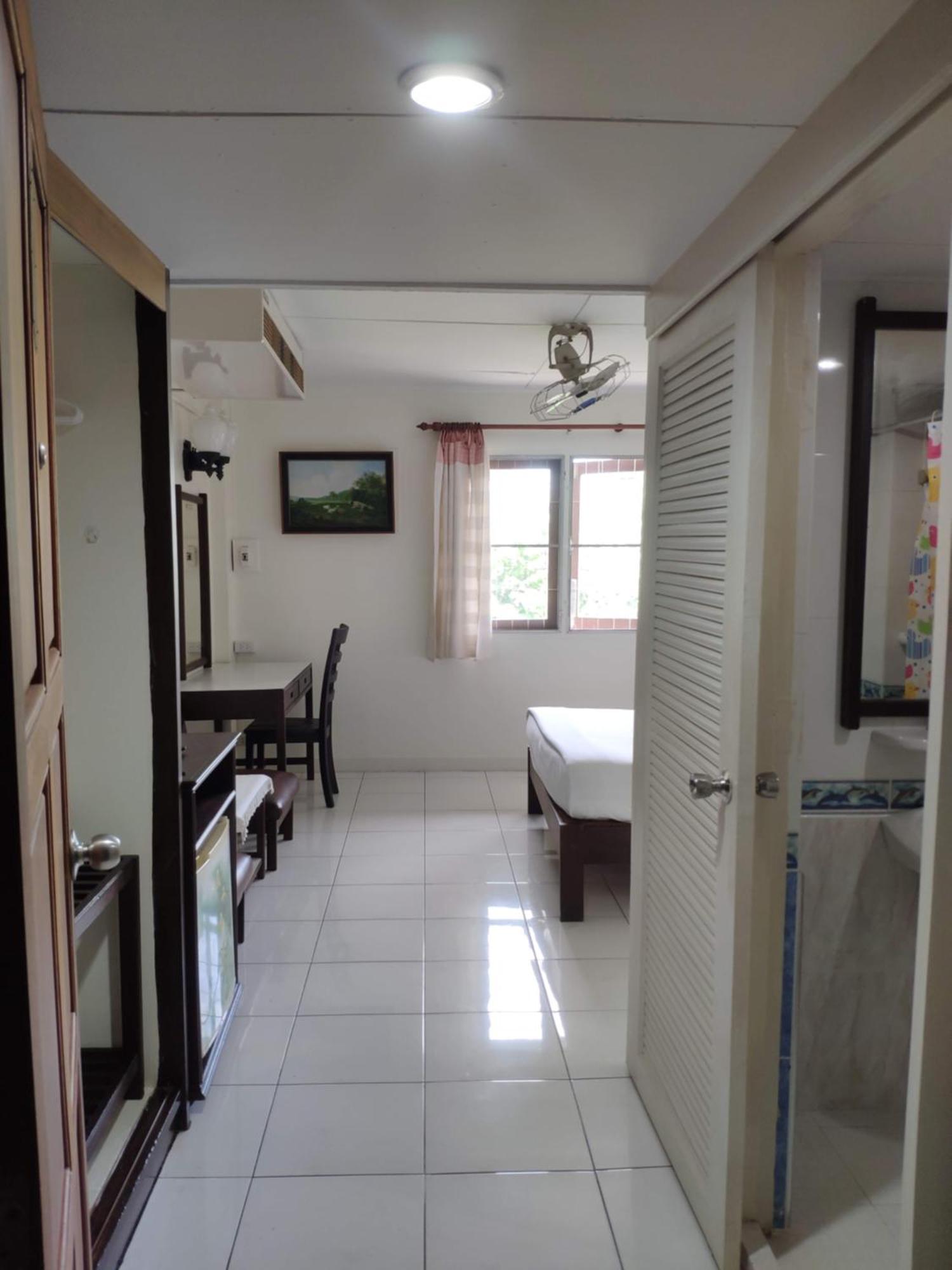 Changpuak Hotel Chiang Mai Exteriör bild