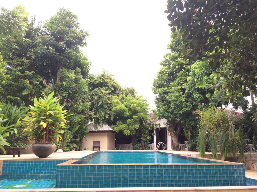 Changpuak Hotel Chiang Mai Exteriör bild