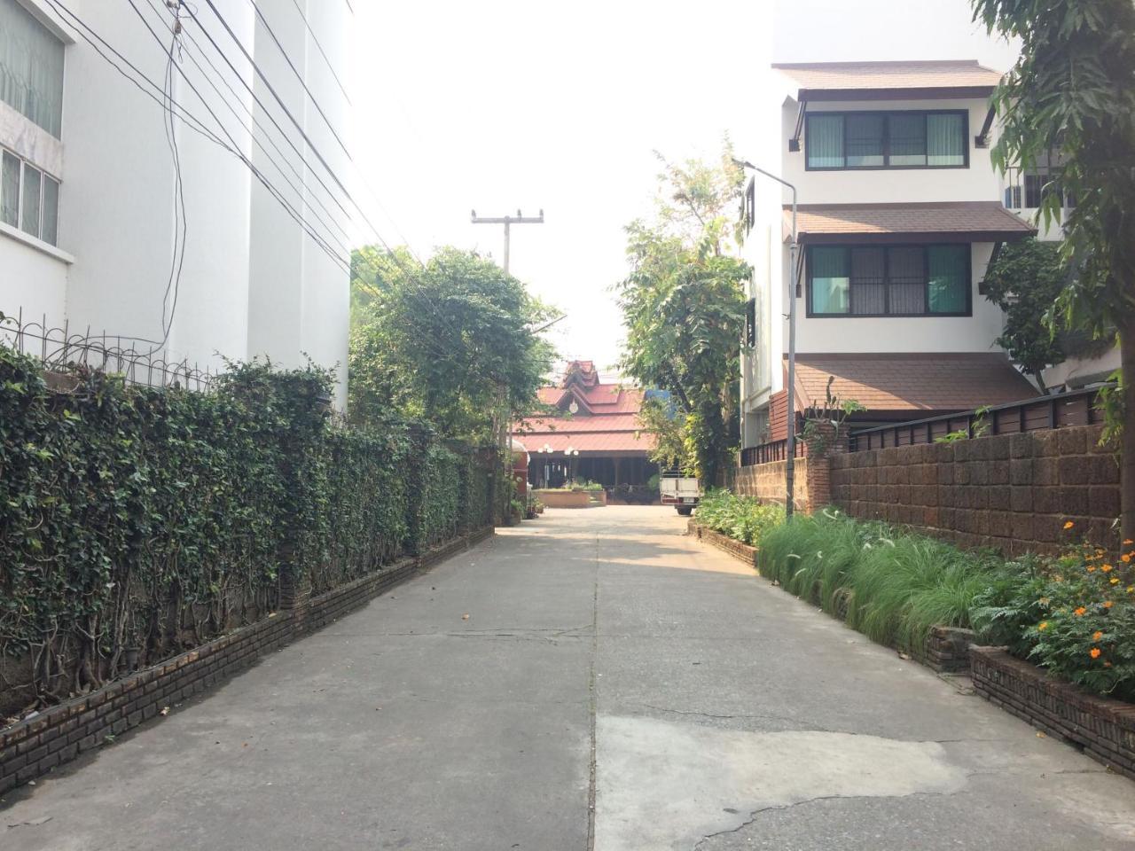 Changpuak Hotel Chiang Mai Exteriör bild