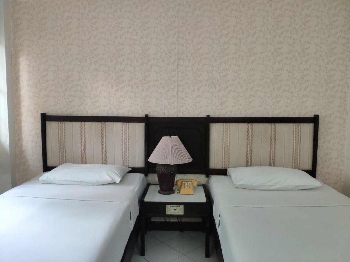 Changpuak Hotel Chiang Mai Exteriör bild