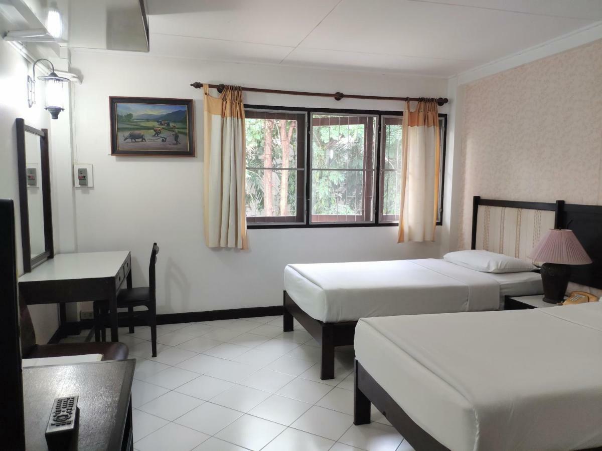 Changpuak Hotel Chiang Mai Exteriör bild