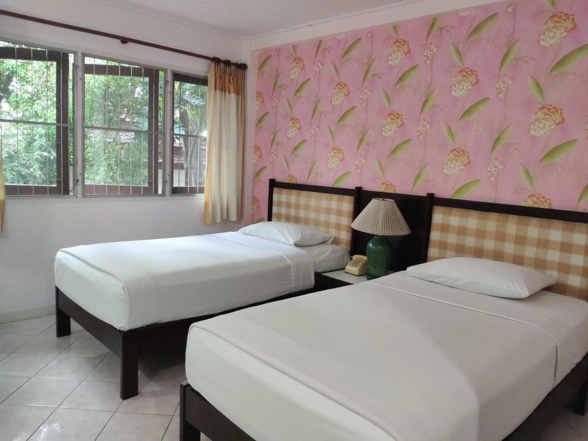 Changpuak Hotel Chiang Mai Exteriör bild